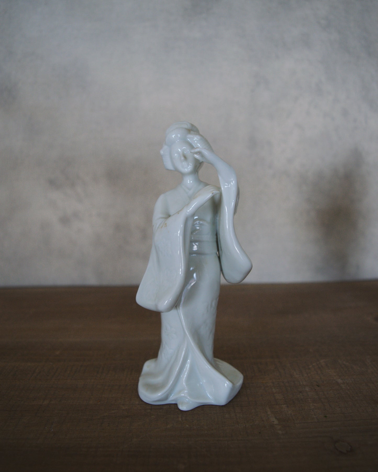 Vintage Porcelain Dancing Geisha